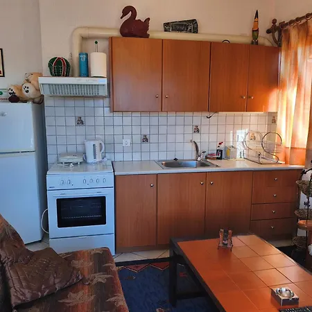 Efis House Apartment *